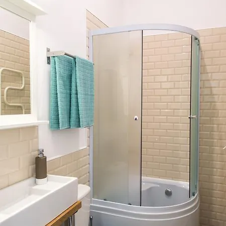 A9a Apartment *